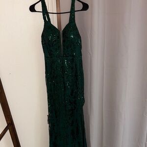 Elegant Green Sequin Evening Gown